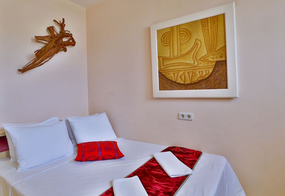 Han Hotel Standard Double Room 2