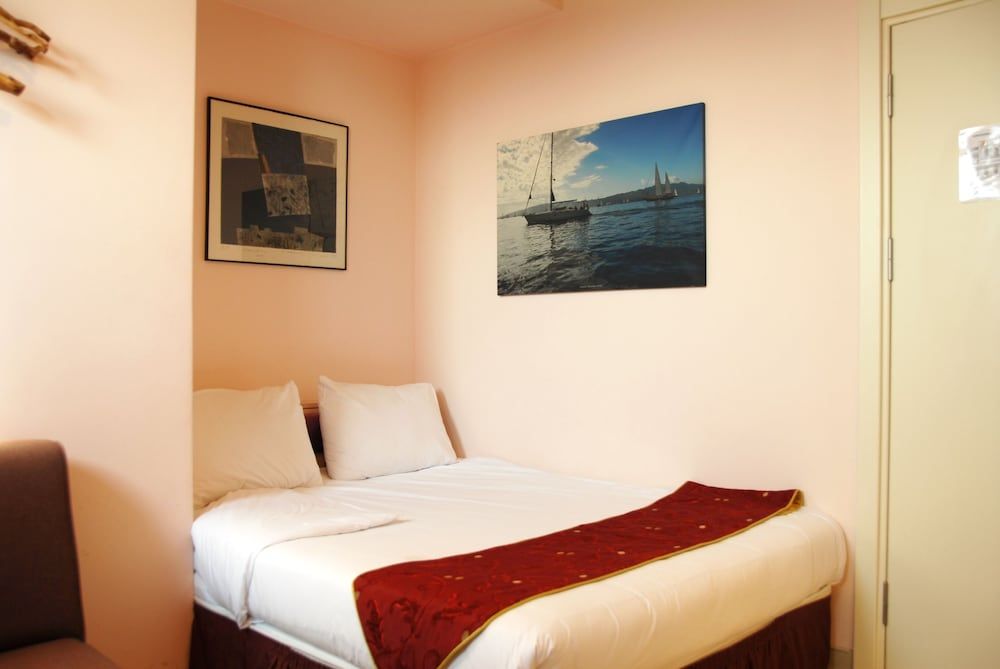 Han Hotel Standard Double Room 5