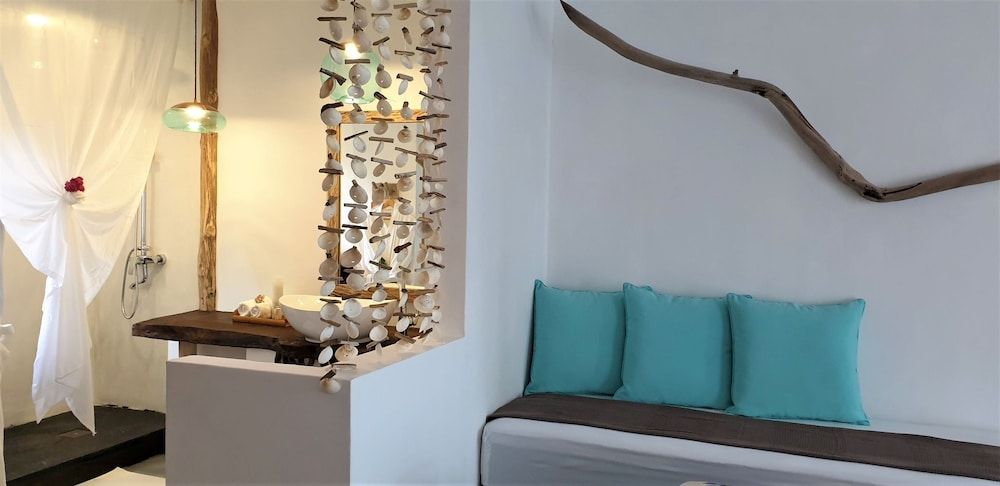 Bliss Hotel Praslin Deluxe Double Room, 1 Bedroom, Ocean View, Beachfront 5