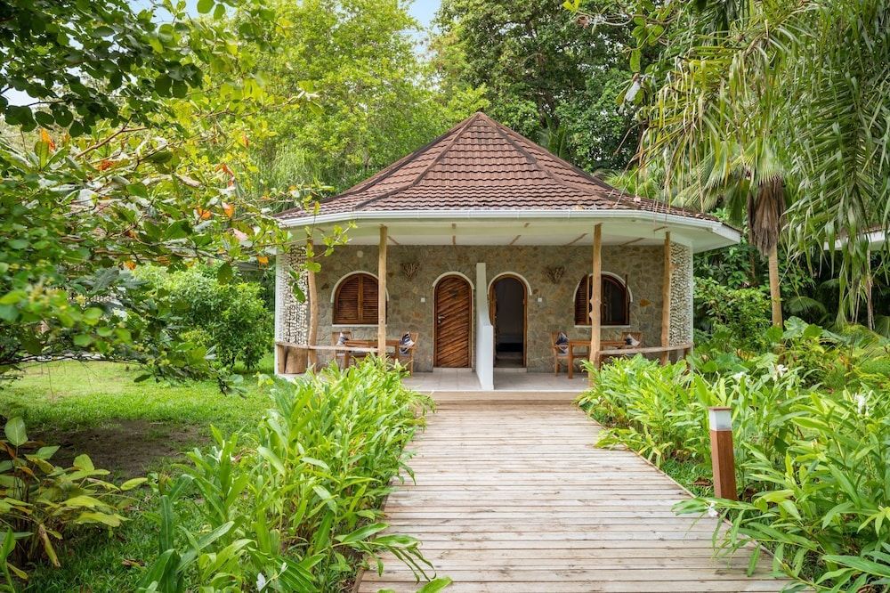 Bliss Hotel Praslin Superior 11