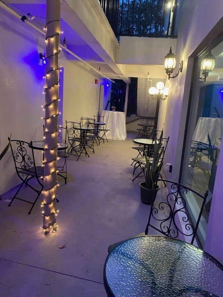 undefined Dunns Josephine Hotel 8