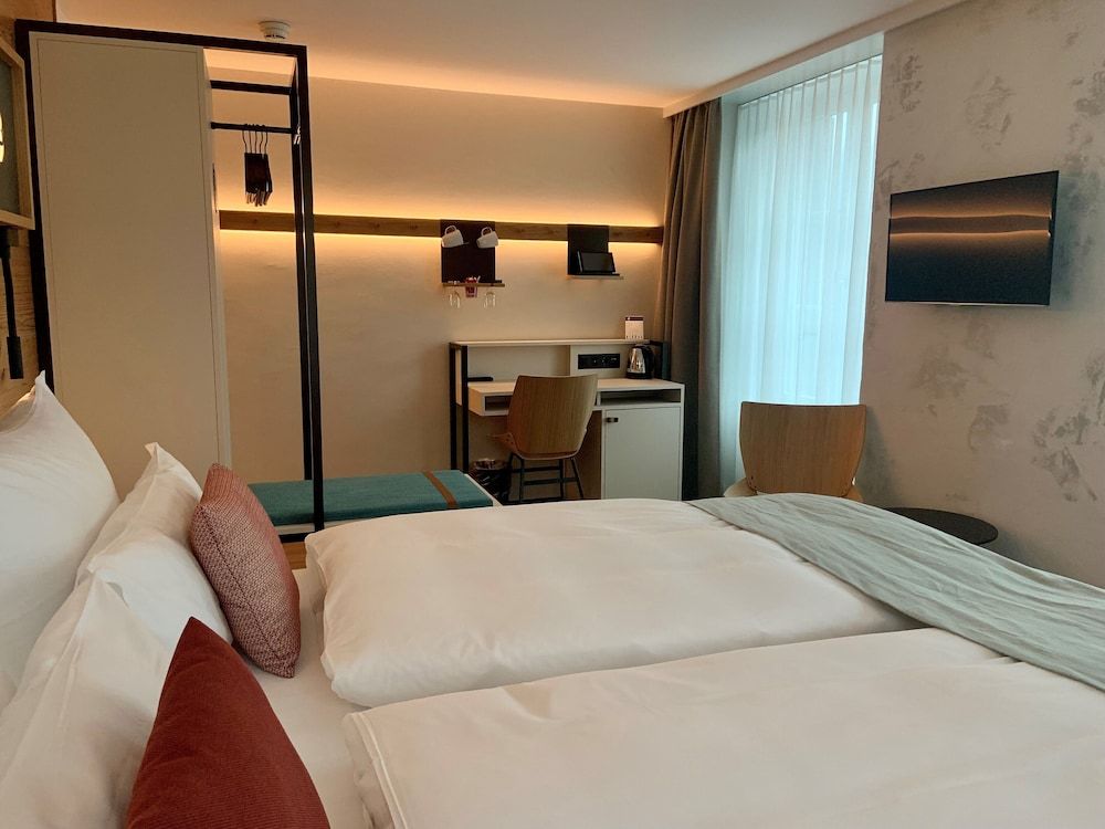 Hotel Interlaken Medium with balcony 3