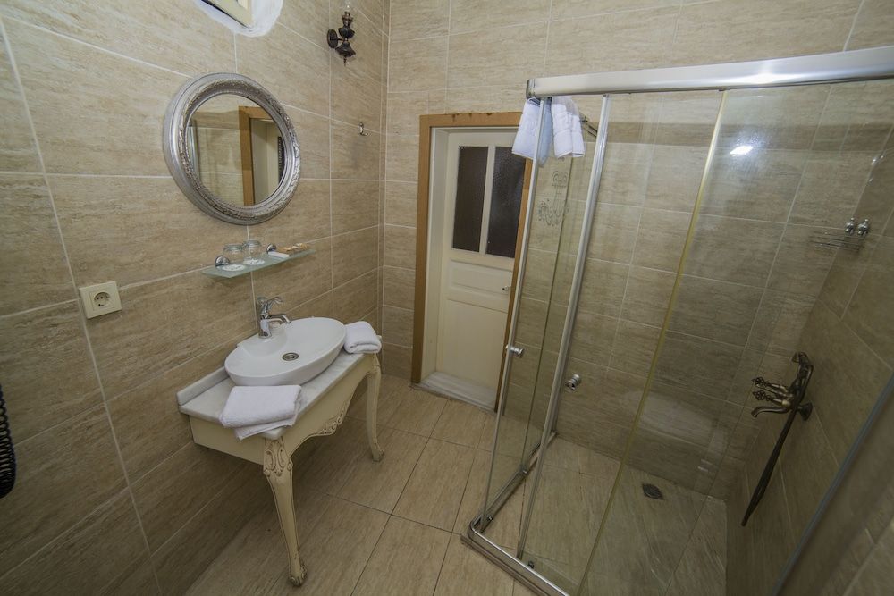 HHK Hotel Economy Double Room 5