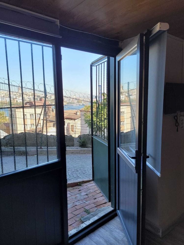 HHK Hotel Economy Studio, 1 Double Bed 3