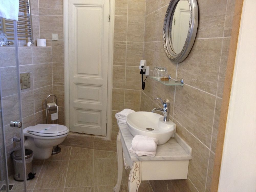 HHK Hotel Economy Double Room 4