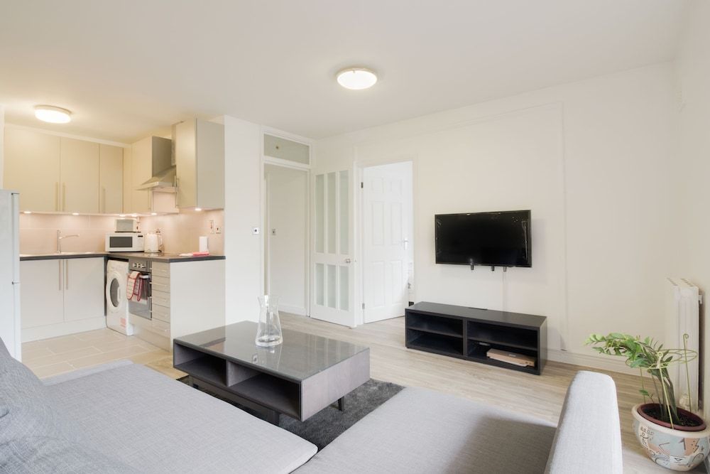 Sherborne Court Superior Apartment, 1 King Bed with Sofa bed, Accessible, City View 8