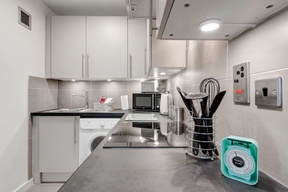 Sherborne Court Superior Studio, 1 King Bed with Sofa bed, Accessible, City View 9