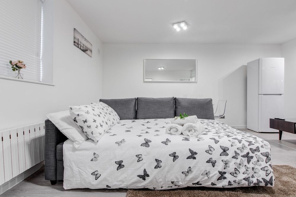 undefined Sherborne Court 8