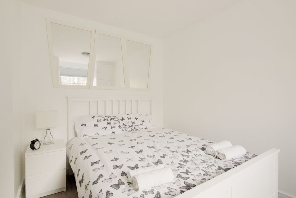 Sherborne Court Superior Apartment, 1 King Bed with Sofa bed, Accessible, City View 2