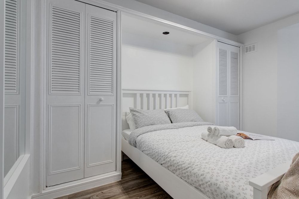 Sherborne Court Superior Studio, 1 King Bed with Sofa bed, Accessible, City View 2