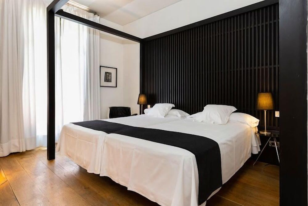 Market Standard Double or Twin Room (parking included) 3