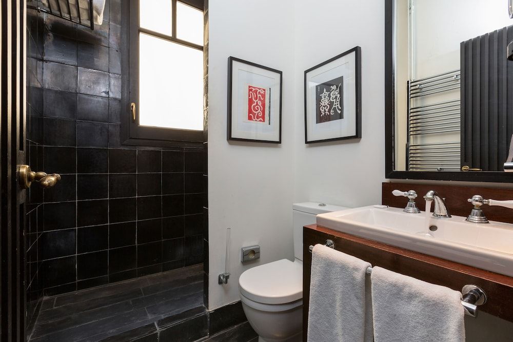 Market Standard Double or Twin Room (parking included) 5