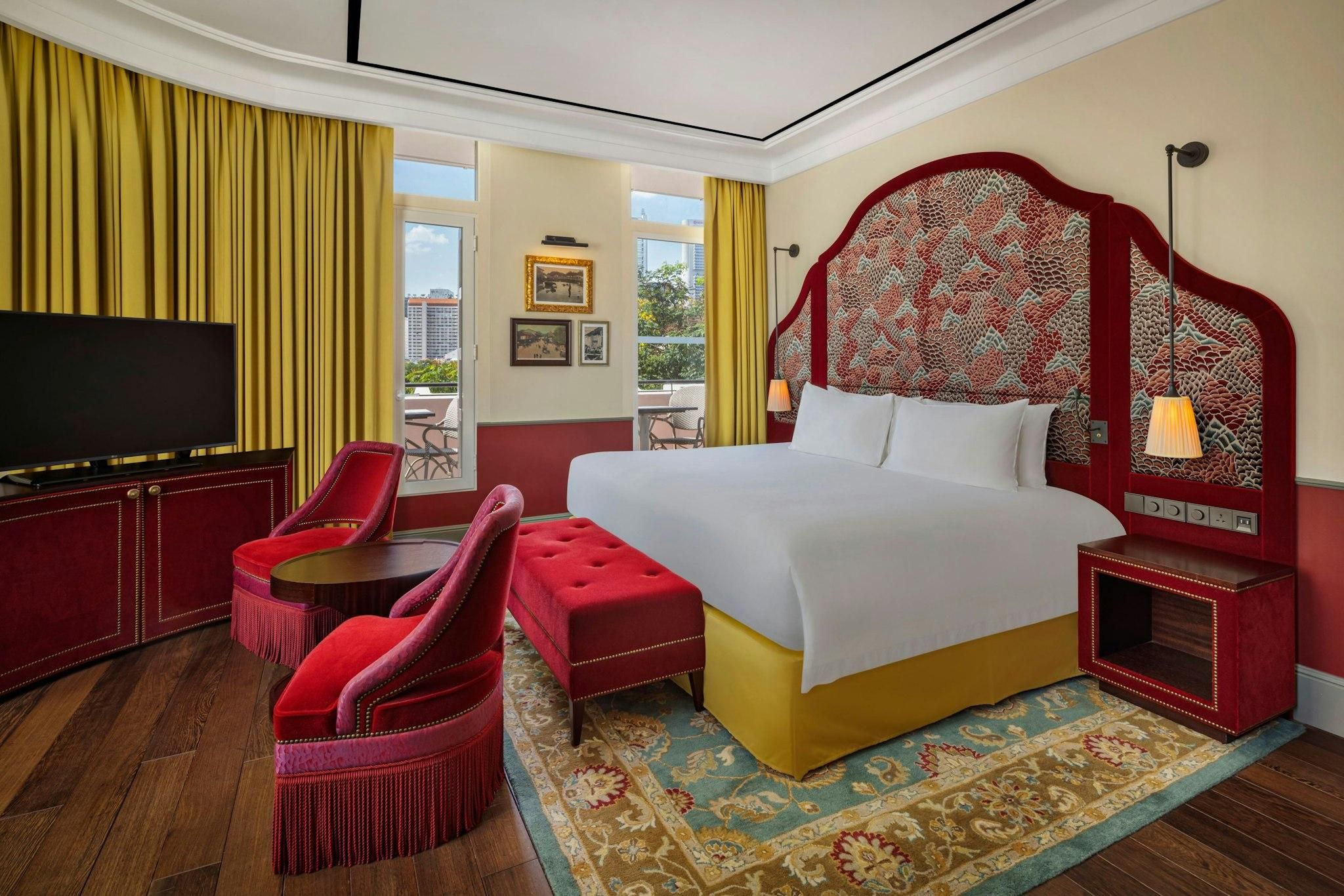 Maxwell Salon Club Suite, Club lounge access, 1 Bedroom Larger Suite, 1 King, Limited view