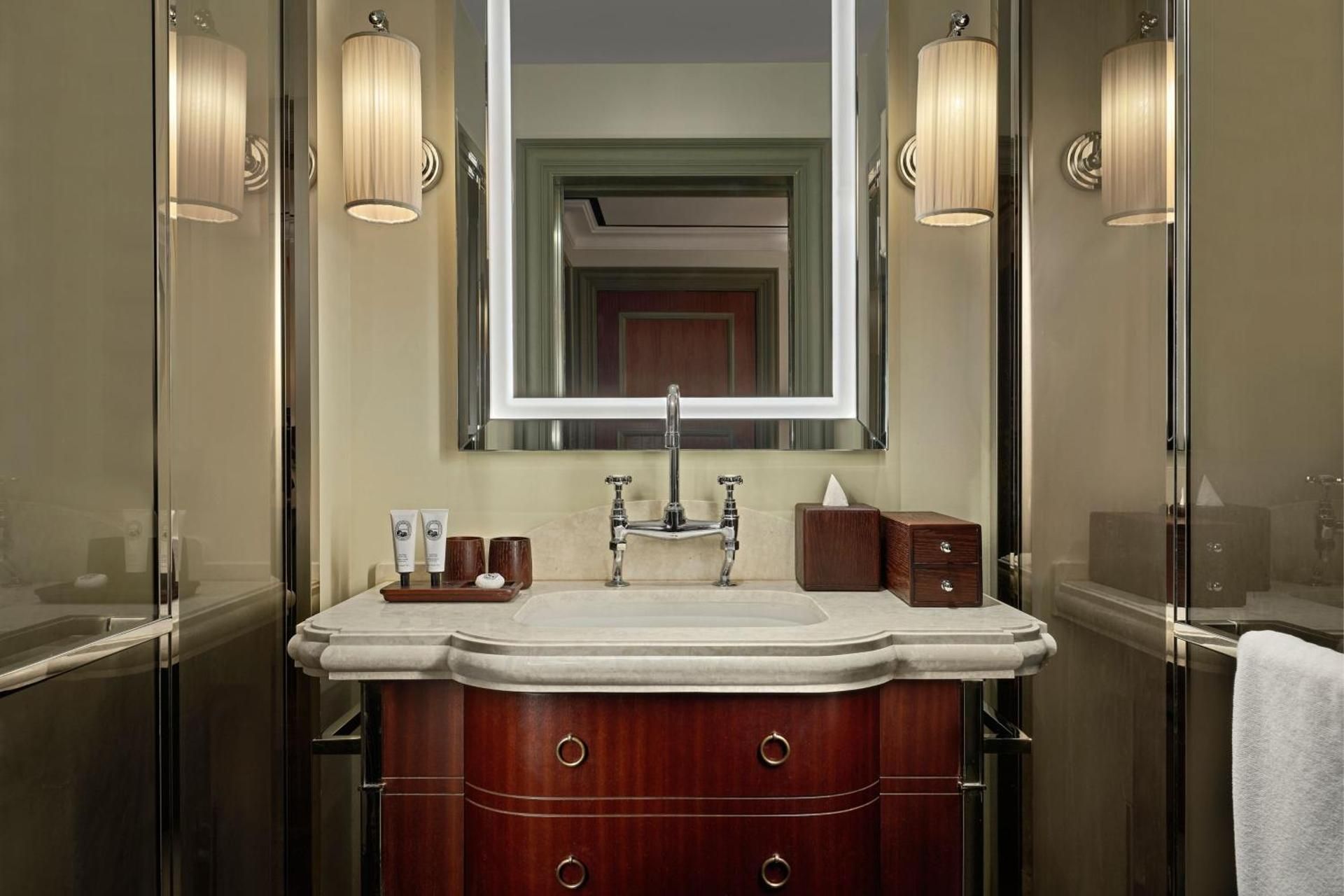 Juliet Club Suite, Club Lounge Access, Evening Cocktails, Appetizers, 1 King