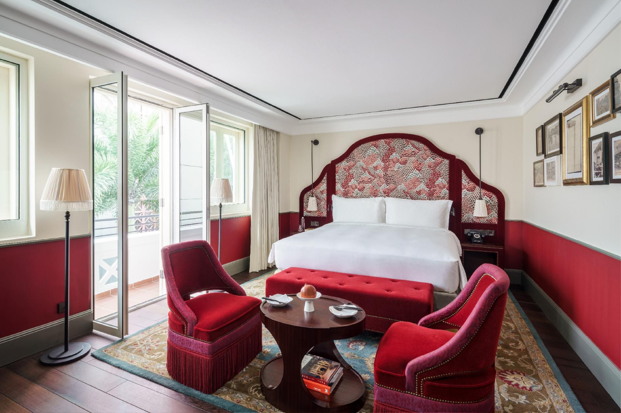 Juliet Club Suite, Club lounge access, Suite, 1 King, Limited view