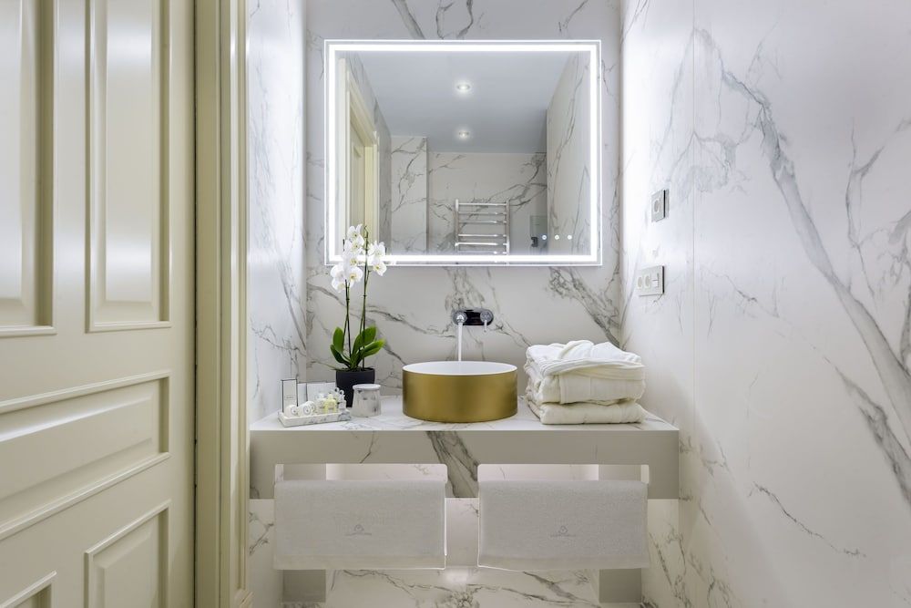 undefined Casa de Triana Luxury Suites by Casa del Poeta 6