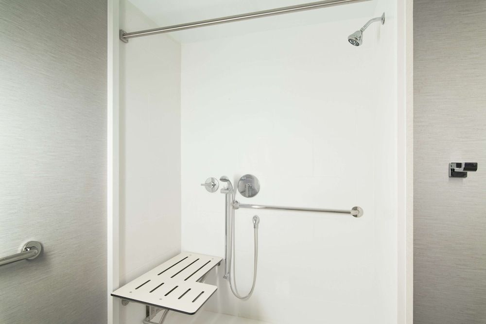 King Suite, 1 Bedroom, Accessible (Roll-In Shower, Mobility & Hearing) with Sofabed