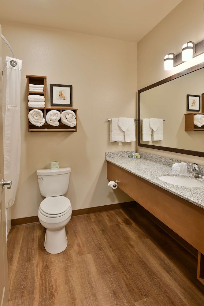 GrandStay Hotel & Suites Suite, 1 King Bed, Jetted Tub (Single King Whirlpool) 3
