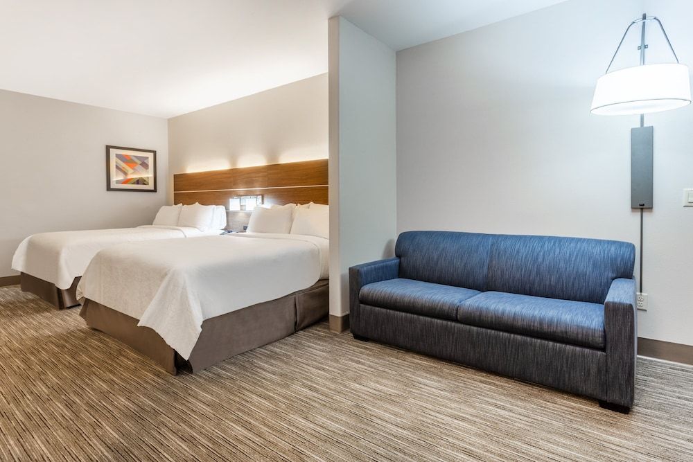 Suite, 2 Queen Beds, Accessible (Communication, Accessible Tub)