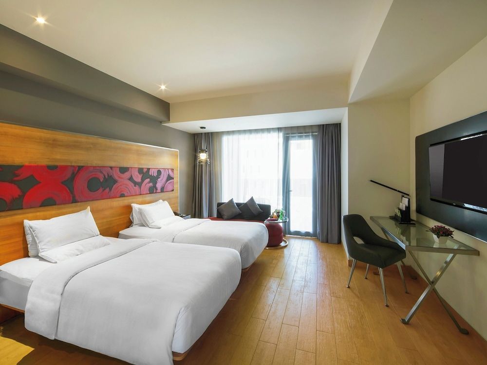 FOX Hotel Pekanbaru Deluxe Room 2