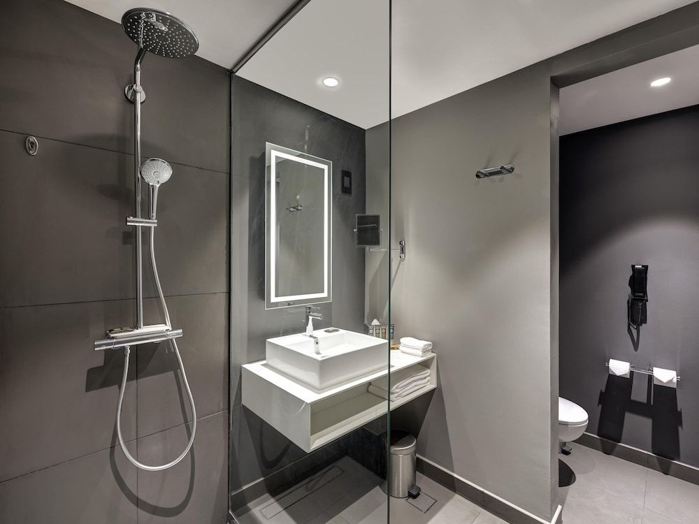 Novotel Sharjah Expo Center Standard Room, 1 Double Bed, City View 8