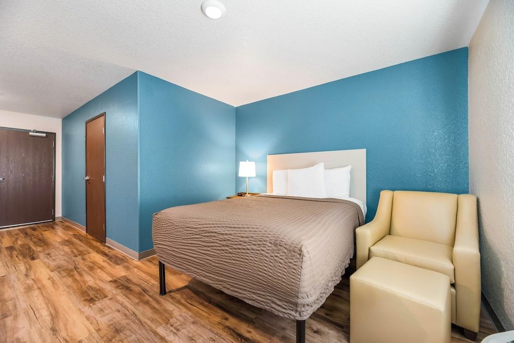 Room, 1 Queen Bed, Accessible, Non Smoking (Roll-in Shower)
