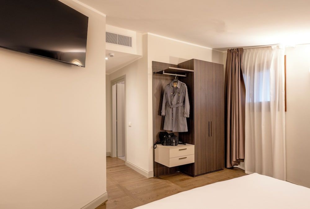 Carlton Comfort Double Room 11