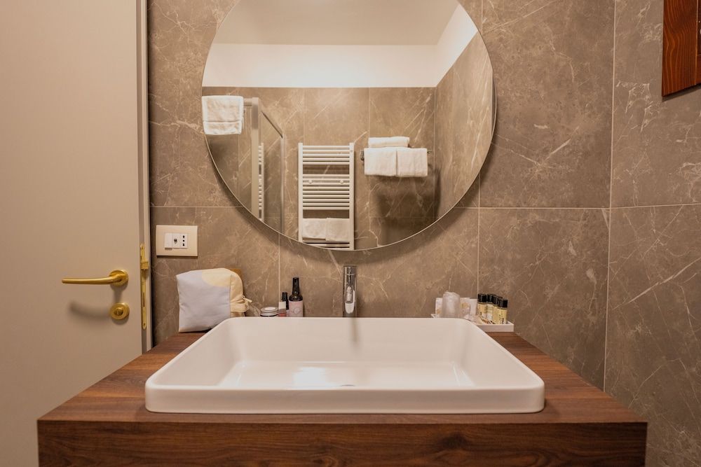 Carlton Comfort Double Room 8