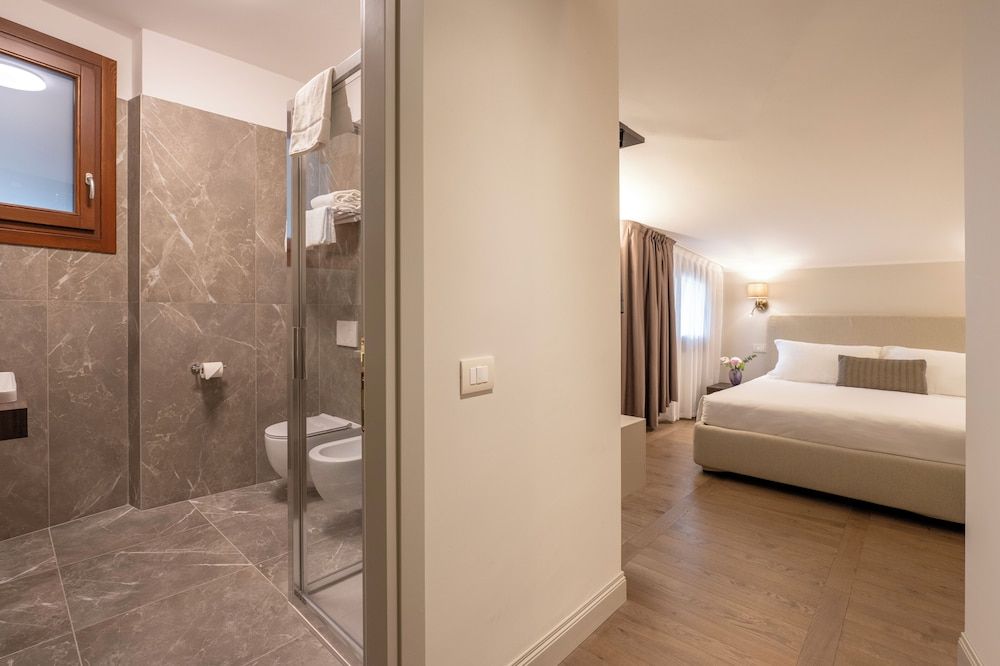 Carlton Comfort Double Room 2