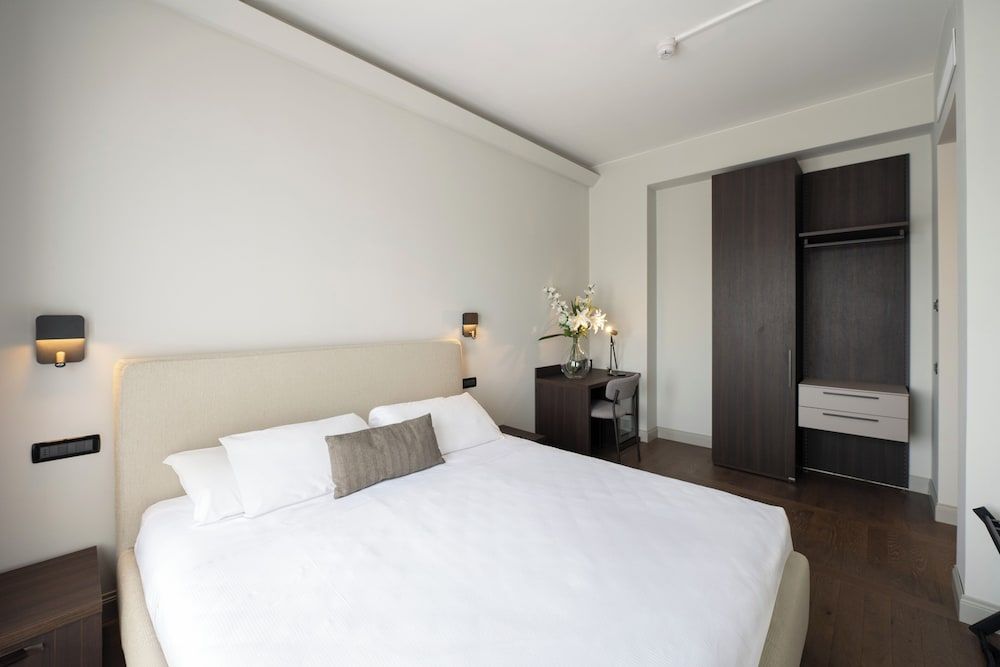 Carlton Comfort Double Room 4