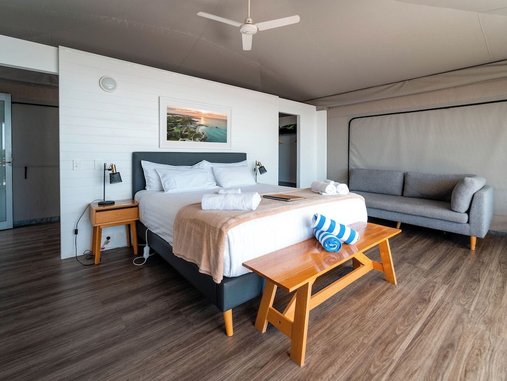 Deluxe Oceanside Tent
