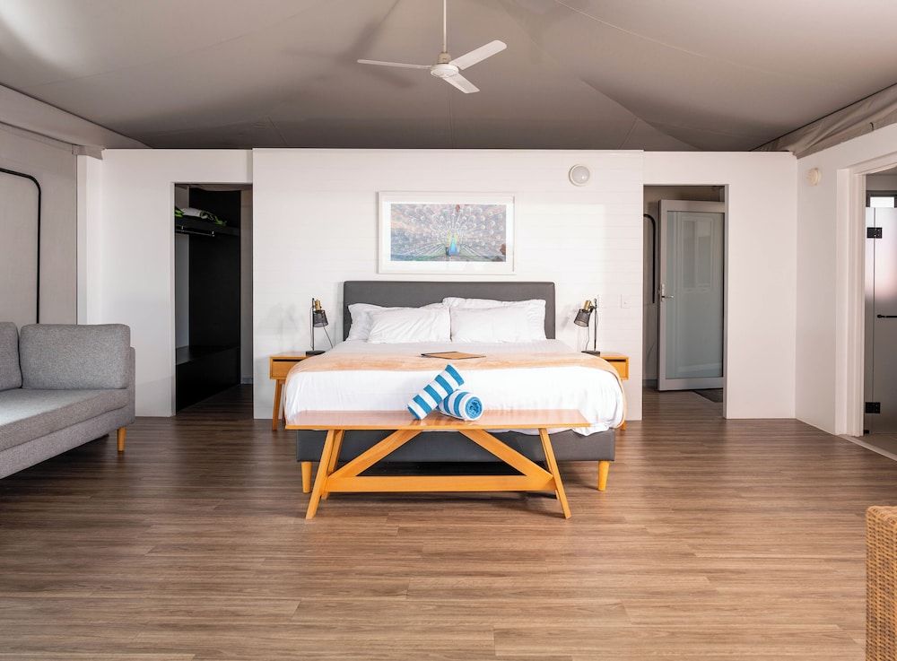 Deluxe Oceanside Tent