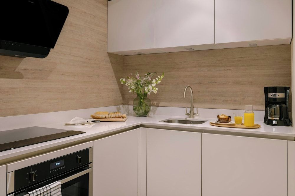 undefined Sonder by Marriott Bonvoy Royal Garden Apartments New town 2