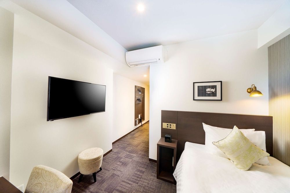 Best Western Hotel Fino Shin-Yokohama Deluxe Room, 1 Twin Bed, Refrigerator 3