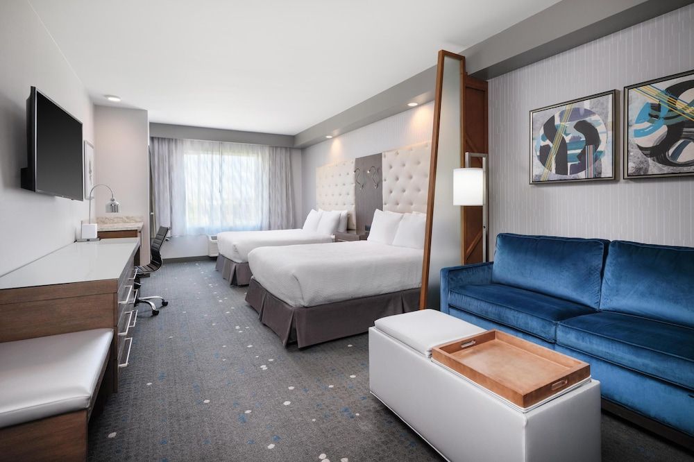 Standard Room, 2 Queen Beds, Accessible, Bathtub (with Sofabed)