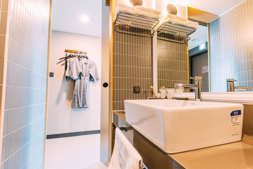 Hound Hotel Busan Station Standard Double Room 11