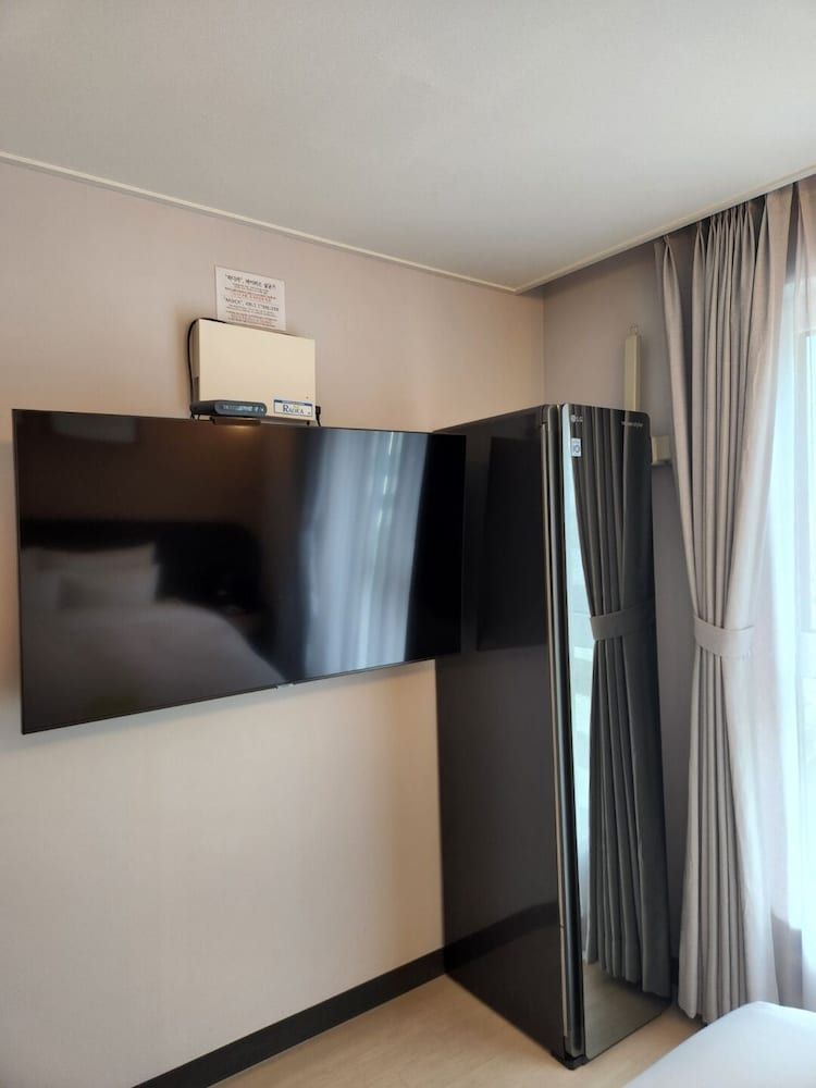 Hound Hotel Busan Station Standard Double Room 14