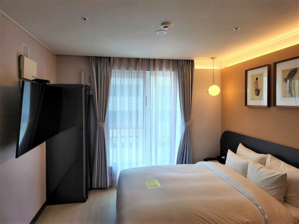 Hound Hotel Busan Station Standard Double Room 6