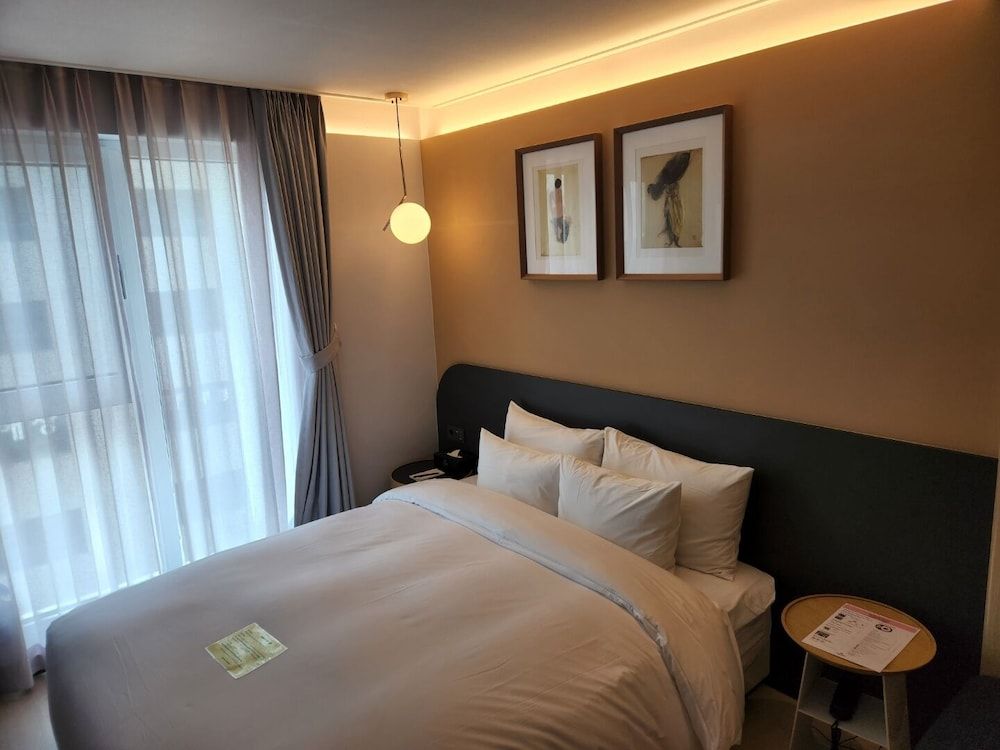 Hound Hotel Busan Station Standard Double Room 5