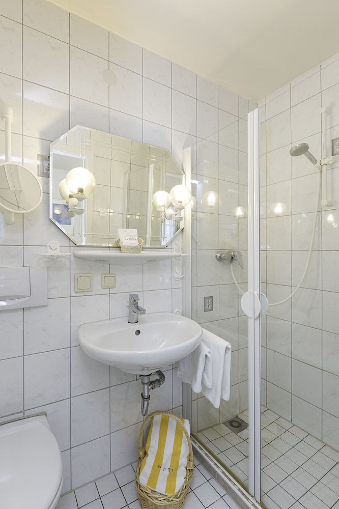 Hotel Filser Standard Single Room 2