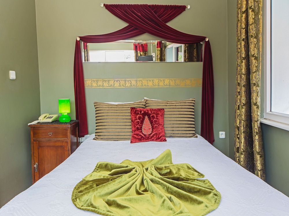 Modern Sultan Hotel Standard Double Room