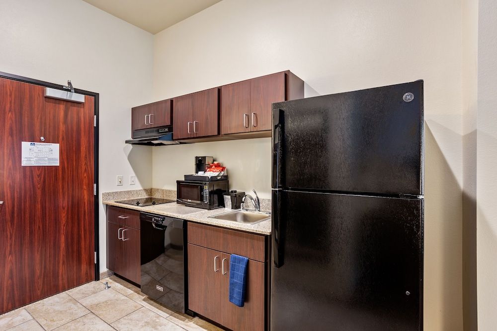 Suite, 1 King Bed with Sofa Sleeper, Audible/Visual Alert, Kitchenette, Non Smoking