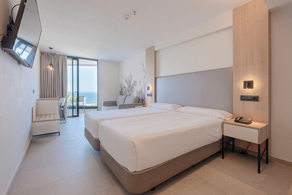 MYND Adeje Triple Room, Partial Ocean View 2
