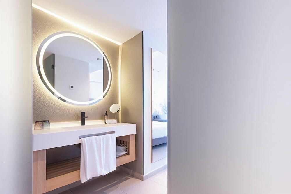 MYND Adeje Triple Room, Partial Ocean View 5