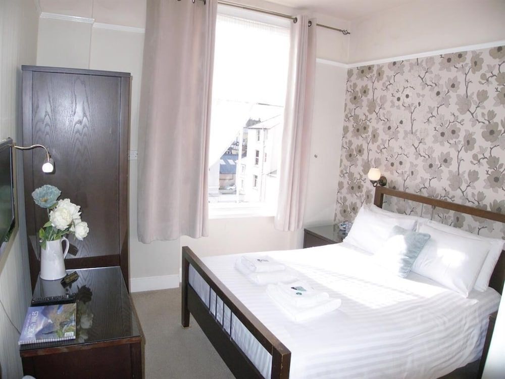 Beach House Double Room, Ensuite 2