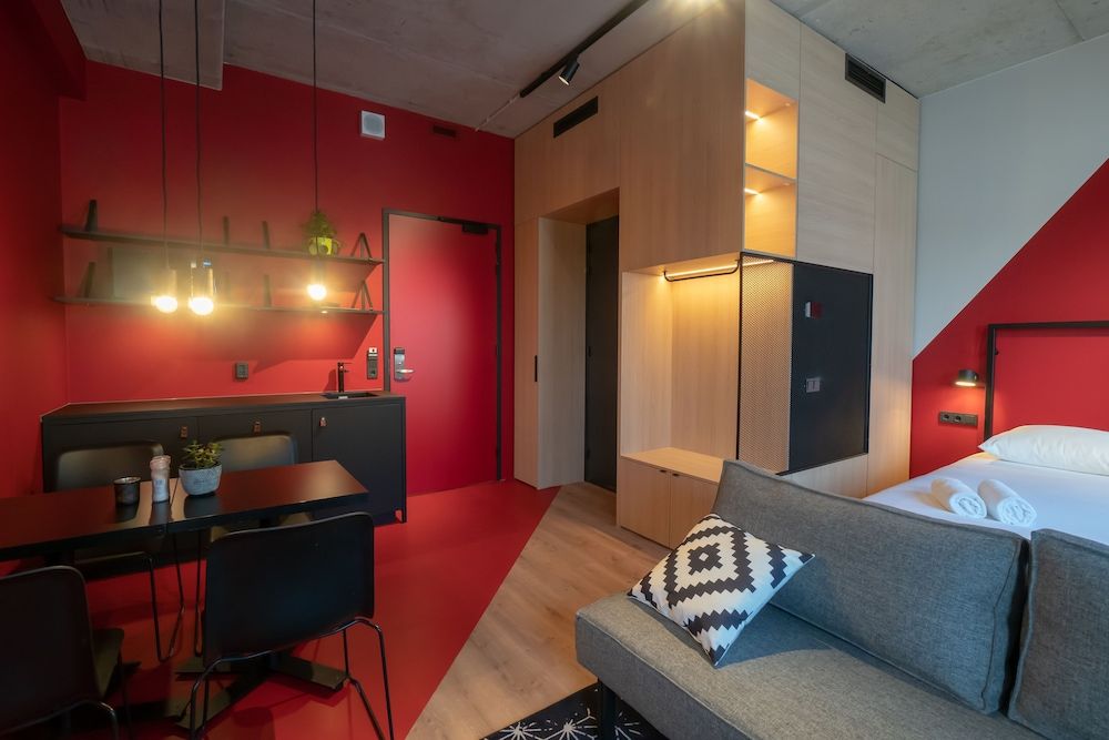 Via Suites Deluxe Studio Suite, 1 Double Bed, City View 5