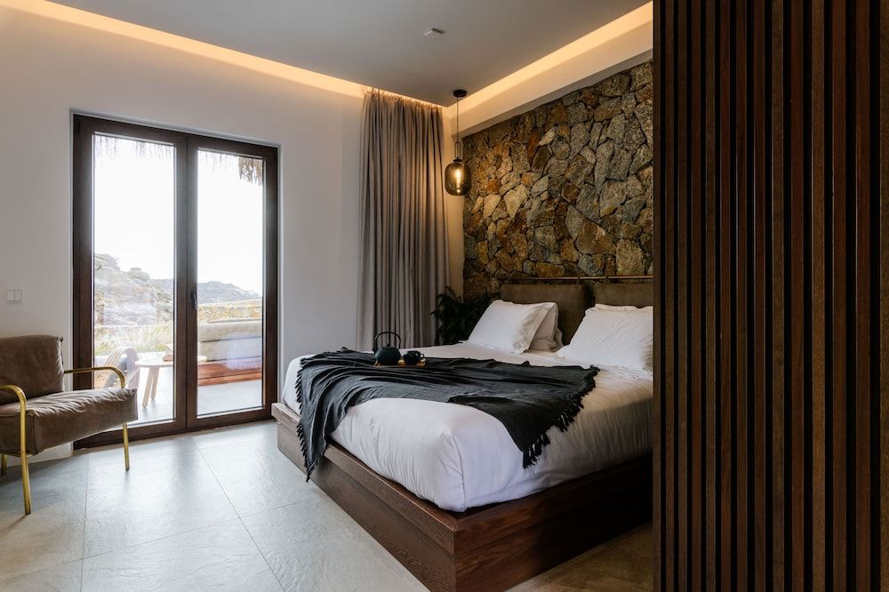 undefined Charisma Hotel and Wellness Suites 4