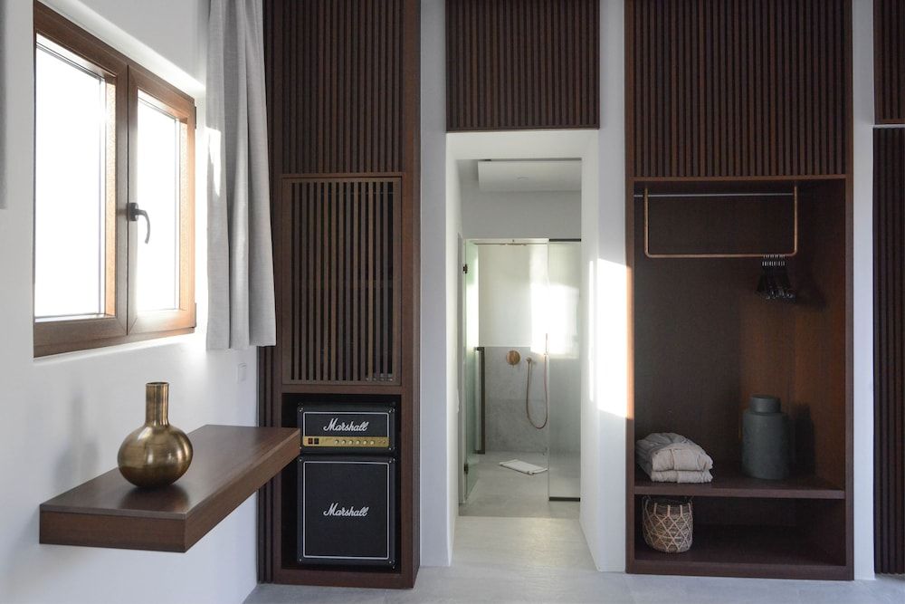 undefined Charisma Hotel and Wellness Suites 5