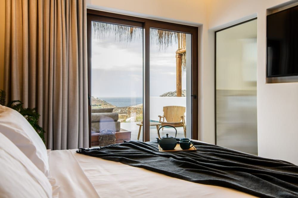 Charisma Hotel and Wellness Suites Super Deluxe Suite with Sea View and Private Pool 2