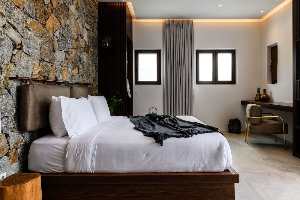 Charisma Hotel and Wellness Suites Deluxe Suite with Balcony and Sea View